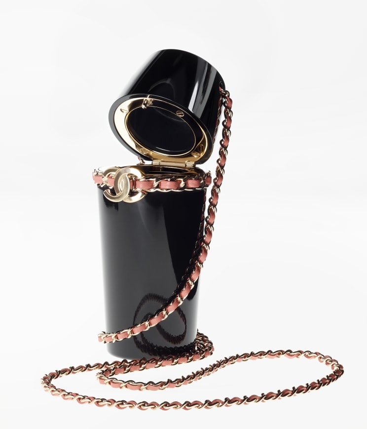 紅藍互補配色非常吸引眼球