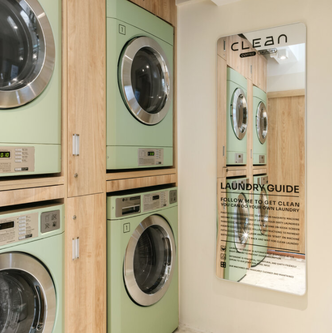 從咖啡和洗衣開始,剛好哥哥Bryan熱愛咖啡,妹妹Cynthia喜好洗衫,兩人秉持著「公平貿易咖啡豆、可持續性的包裝、天然環保的洗滌劑」,挹注全新氛圍在咖啡洗衣店「Clean」。
