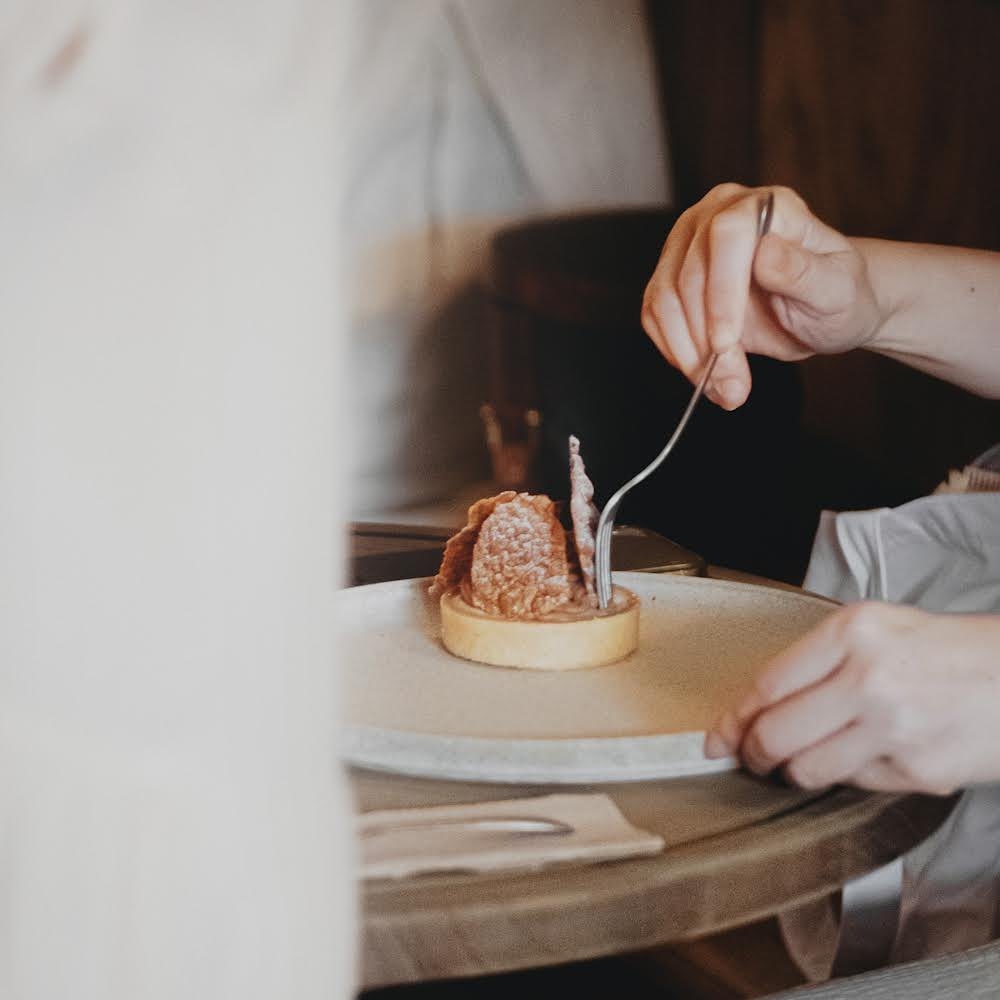 Yukkuri「ゆっくり」的意思是慢慢來/take it easy 