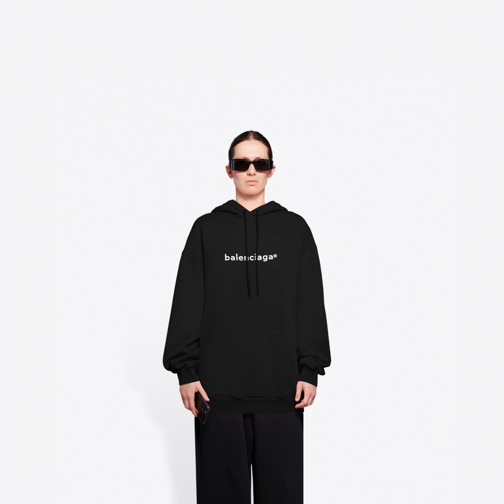 潮流人仕最愛的Balenciaga黑色衛衣款式