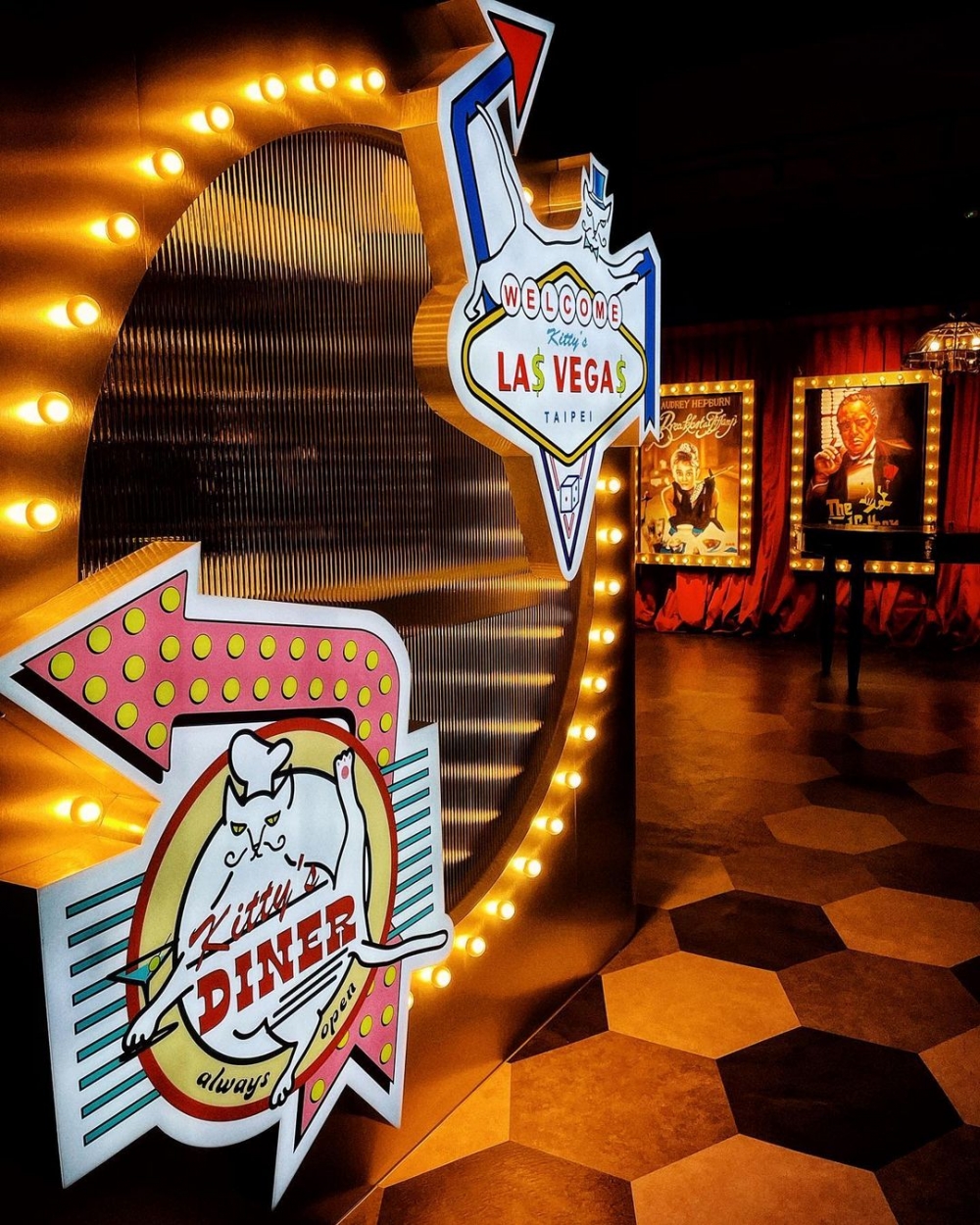 有著賭城風格的台北酒吧《Kitty Taipei》