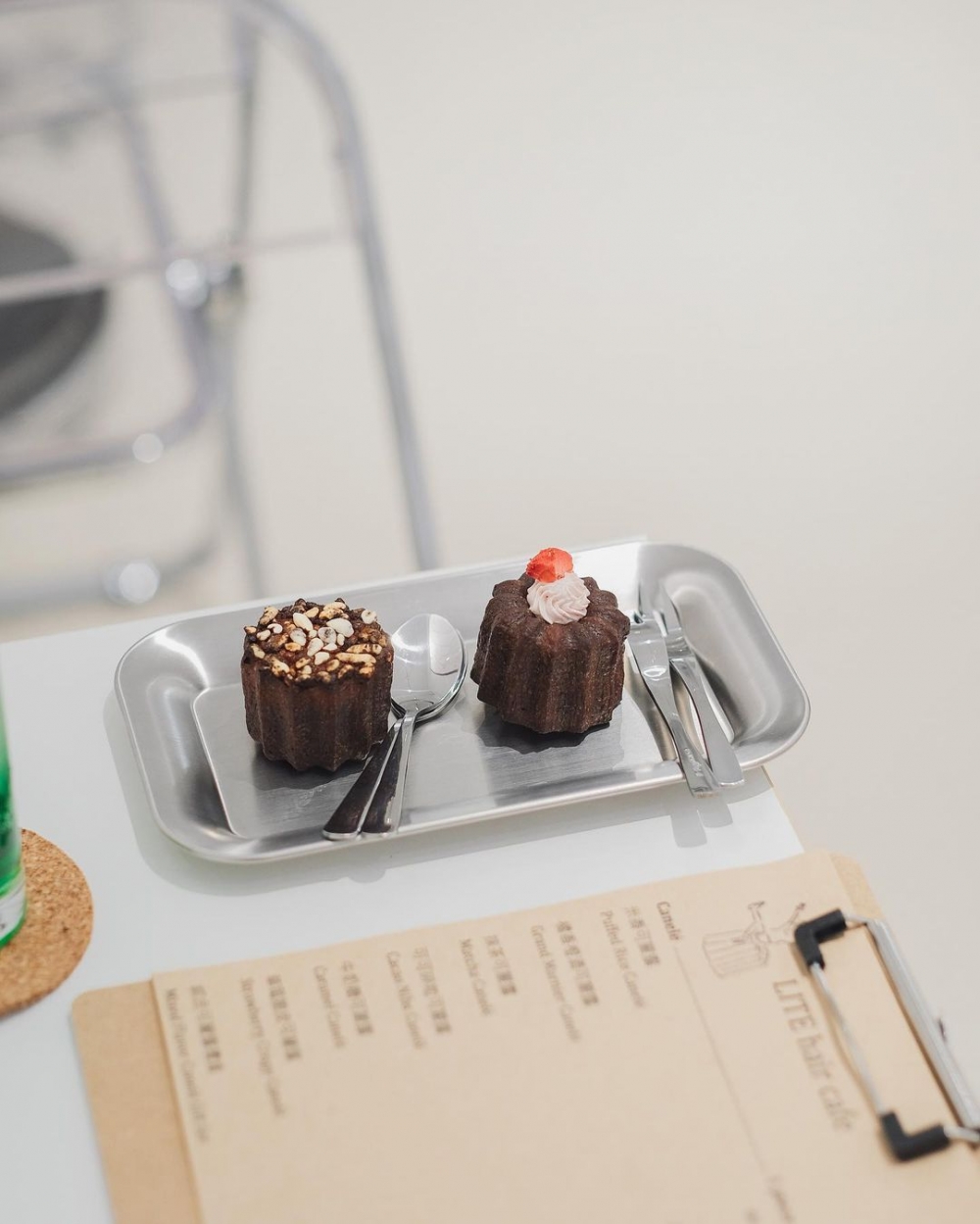 米香可麗露、草莓脆皮可麗露、牛奶糖可麗露都是店內甜點