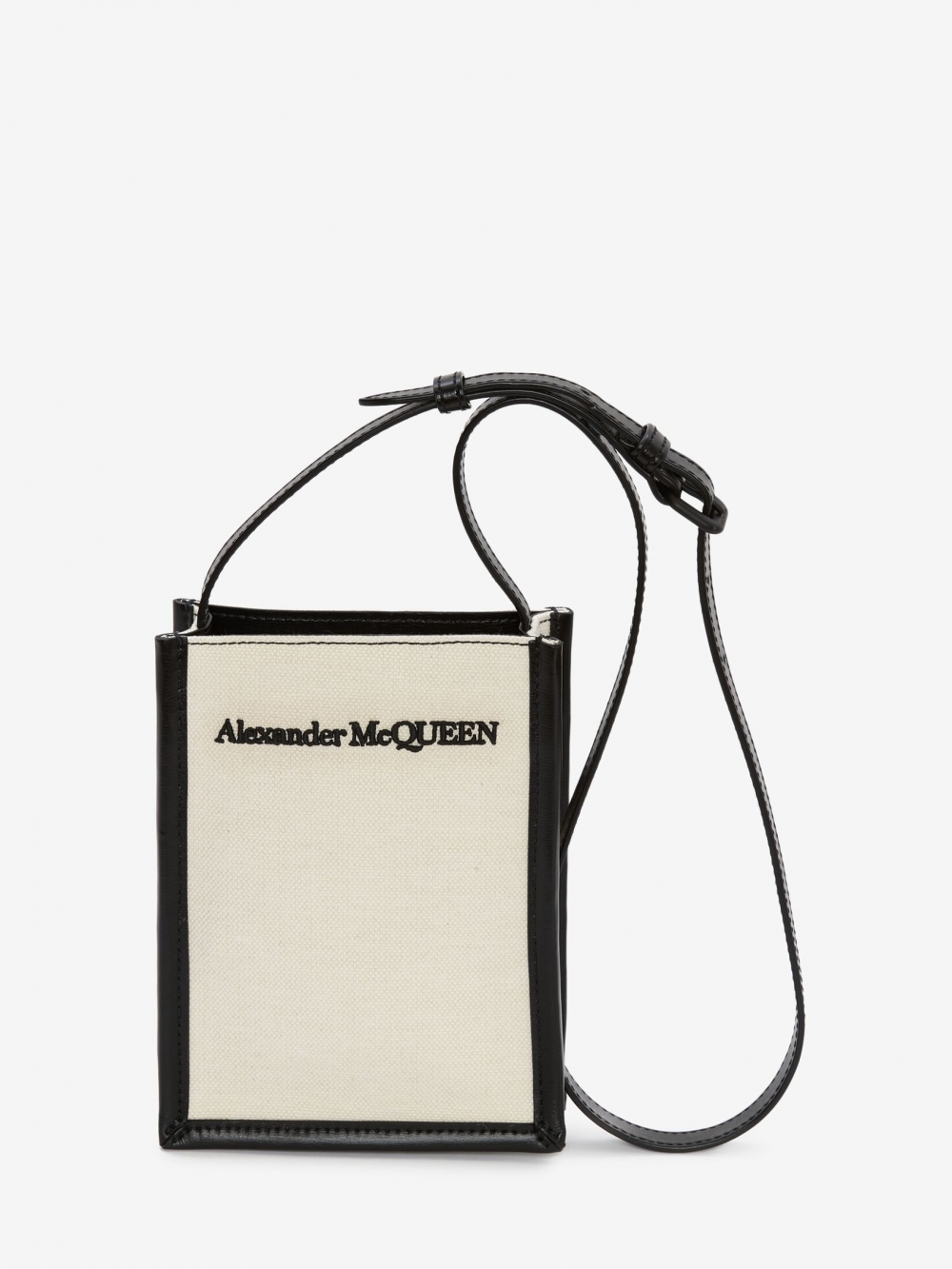 簡潔的皮革上飾有刺繡 Alexander McQueen 標誌