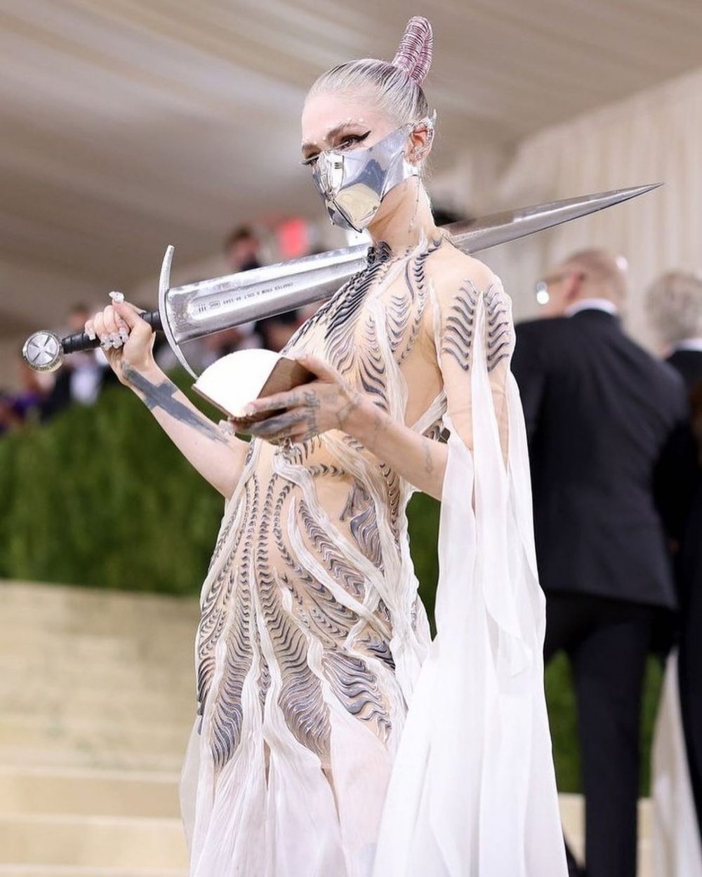 獨立音樂界早已是電音天后的加拿大籍歌手Grimes