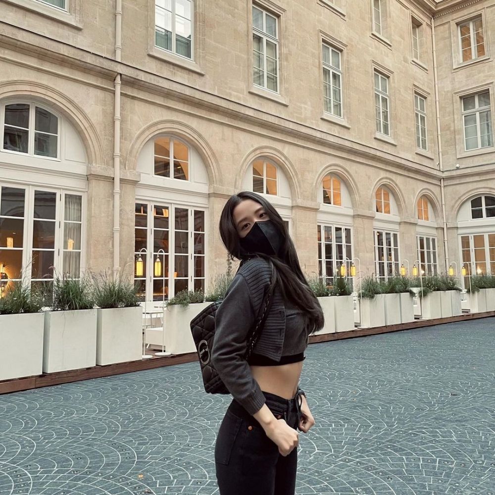 Jisoo |黑色「絎縫」手袋