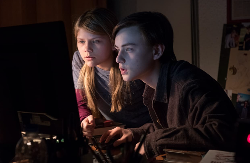 小小年紀的她連鬼片裡的角色也都難不倒她