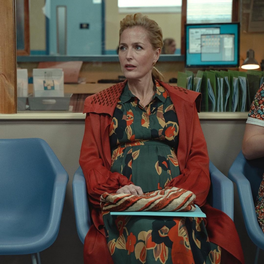 在性愛自修室中飾演男主角的母親