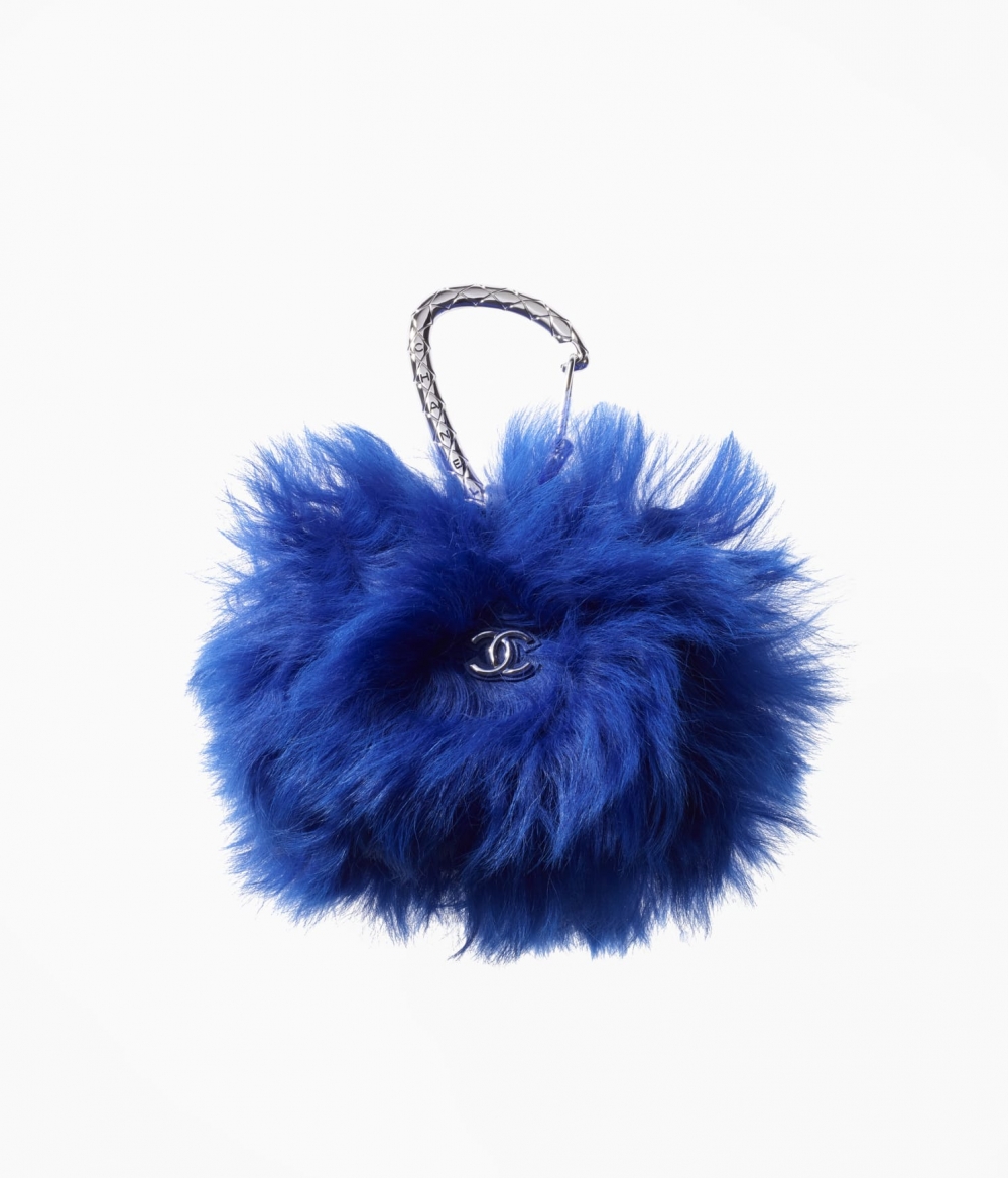 CHANEL Card Holder With Jewel Hook