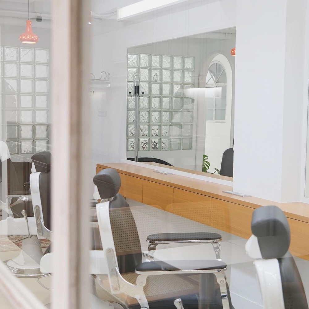 剪去三千煩惱絲,有著兩扇門的Four LITE hair cafe