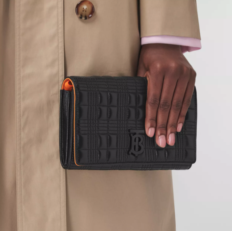 Burberry Lola Bag在新季中換上了WOC新形象,