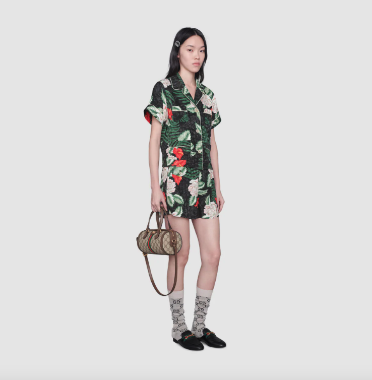 Gucci Ophidia世界不斷演變出新款式及造型,這款波士頓手挽袋採用品牌最具代表性的GG圖案