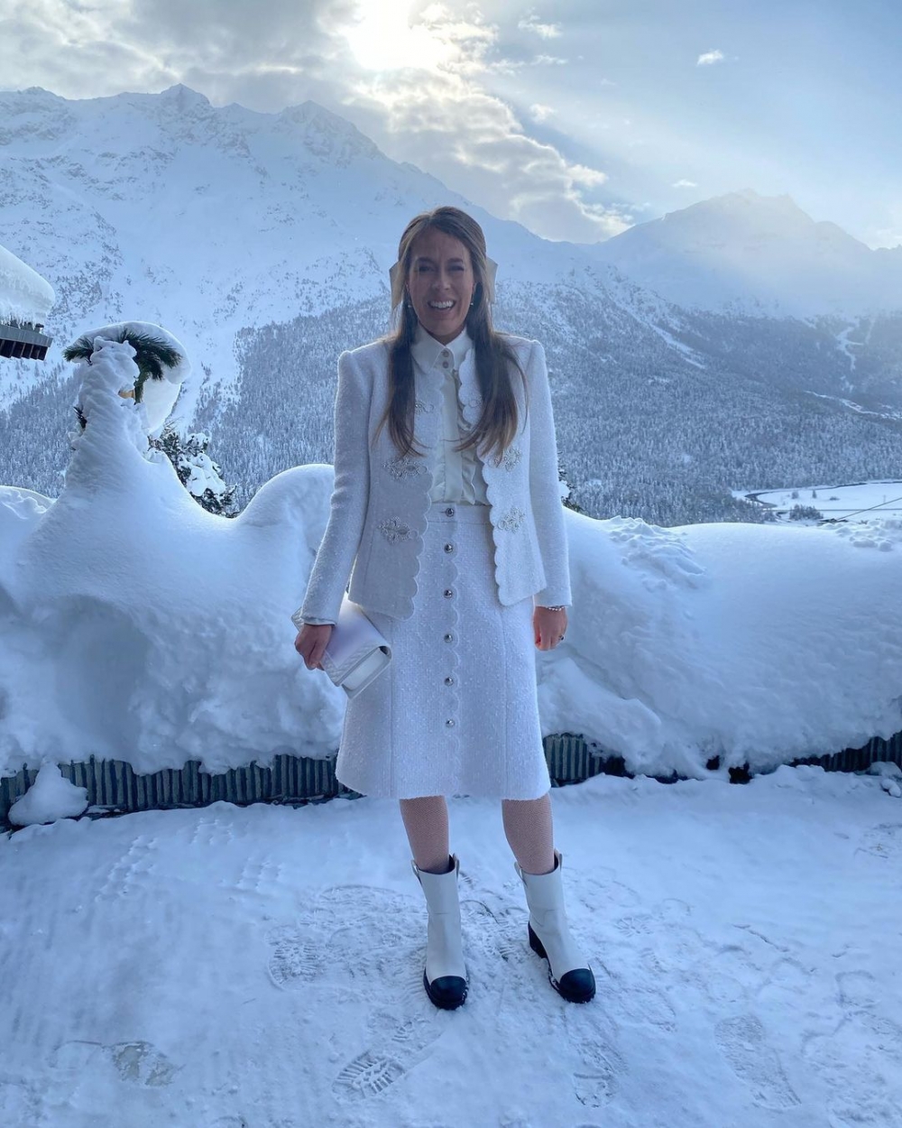 經歷過了三次的見證愛情的儀式,他們成為了夫妻