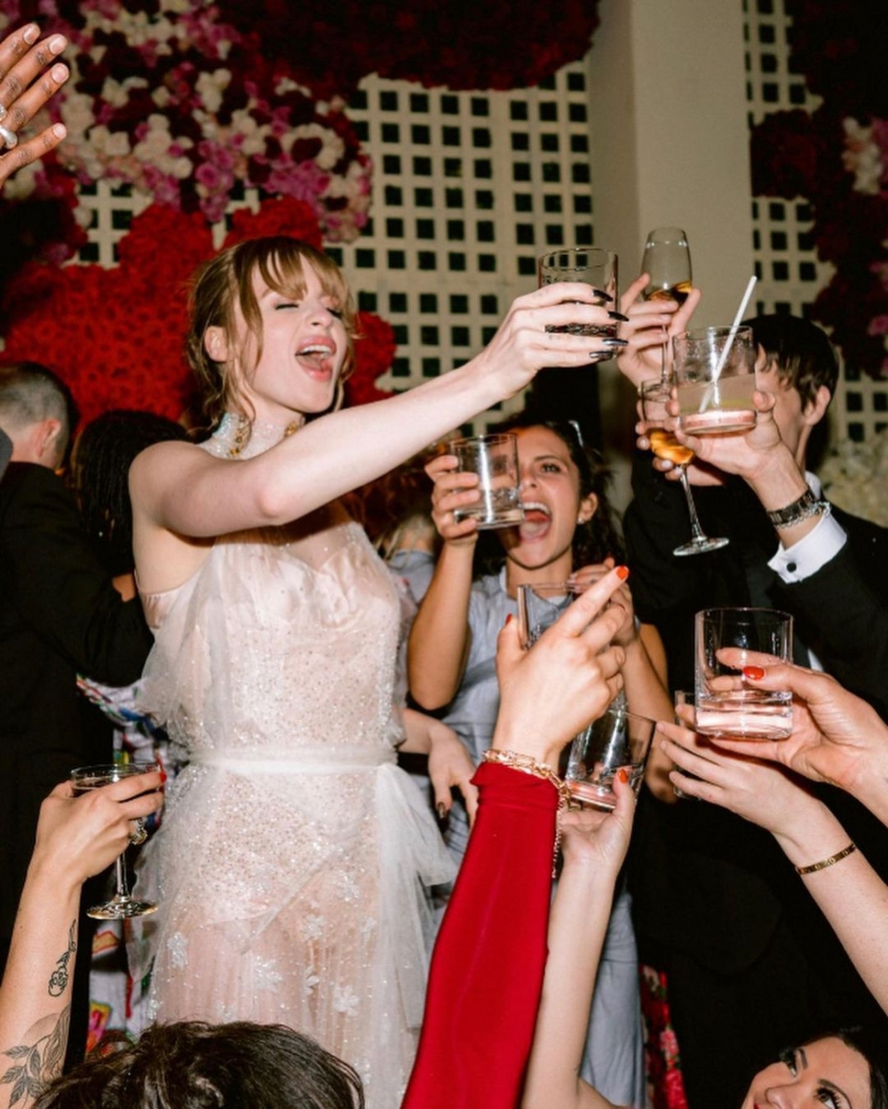 Ivy Love Getty玩得盡興，也動人地與紅毯如此相媲美。