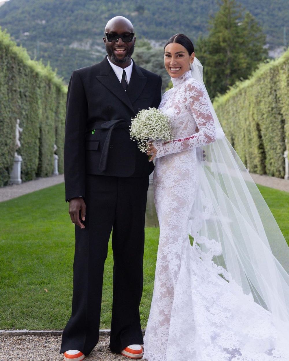 他也曾為義大利模特兒Giorgia Gabriele設計結婚禮服。
