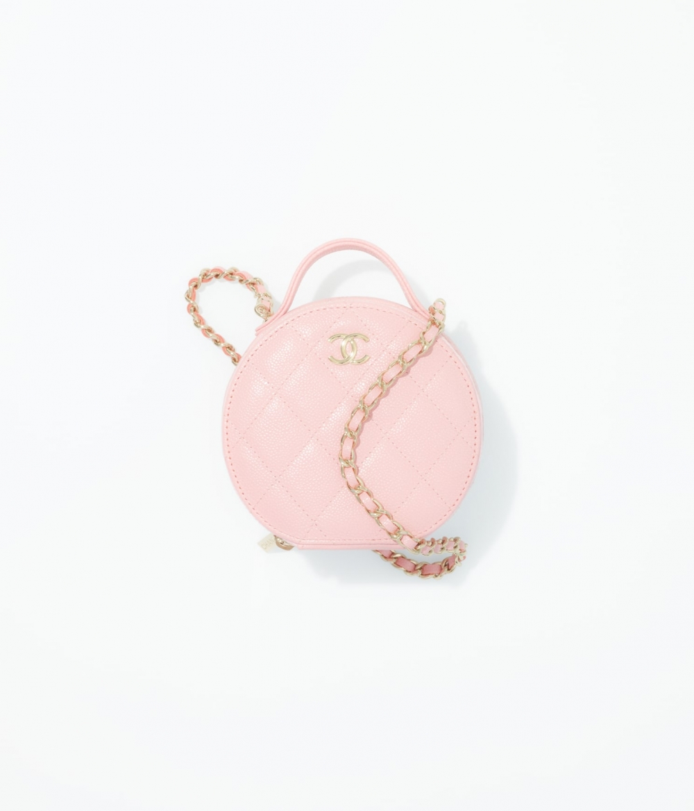 CHANEL Small Vanity With Chain,新推出圓形輪廓的小型梳妝包。