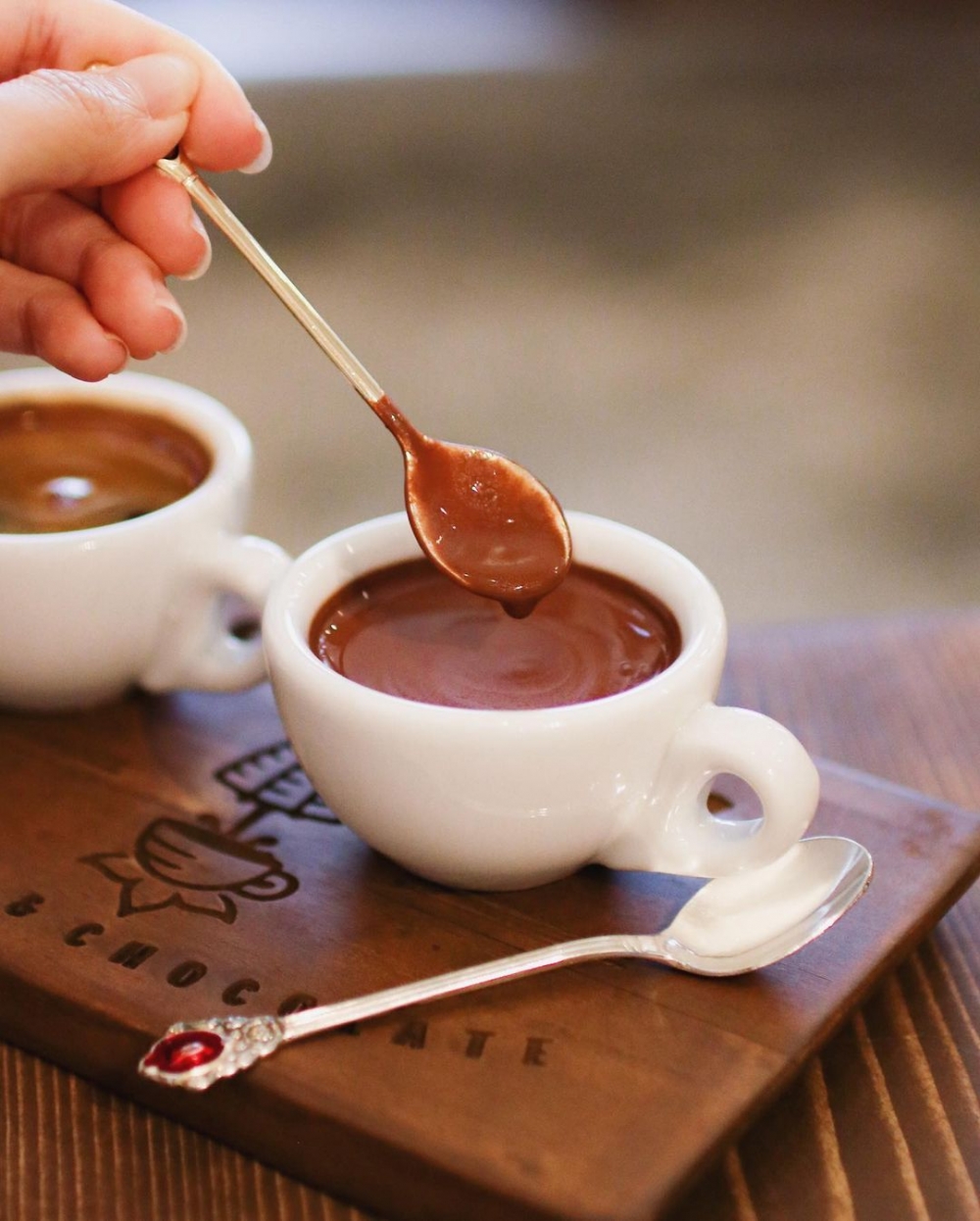 巧克力取自香港本地Slok Chocolate。