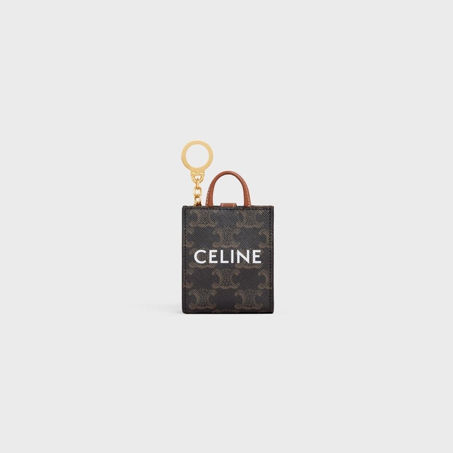 不只迷你手袋,CELINE Micro Vertical Cabas微型手袋更是可愛令人著迷。