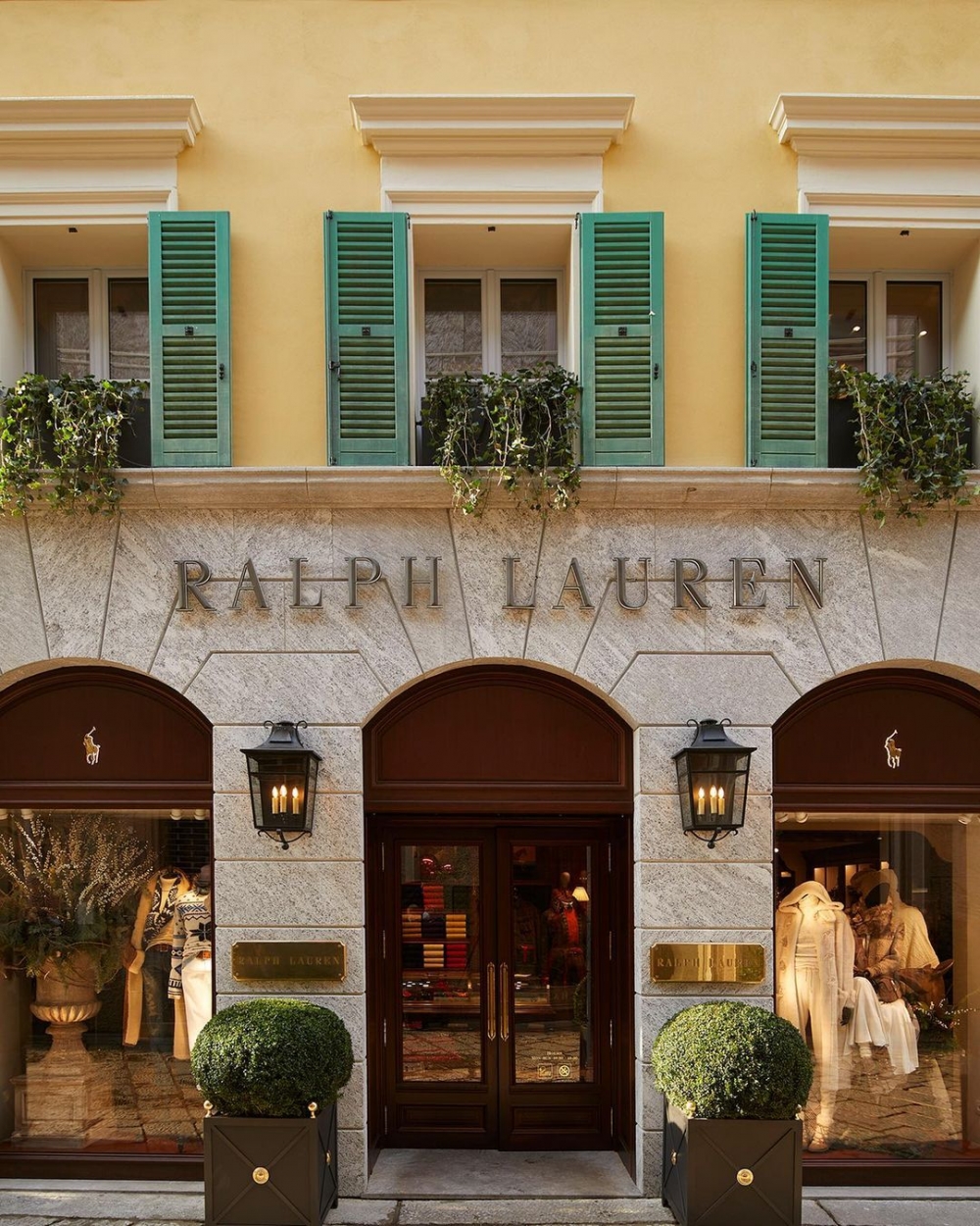 近日美國時尚品牌Ralph Lauren在米蘭開設了全新旗艦店。