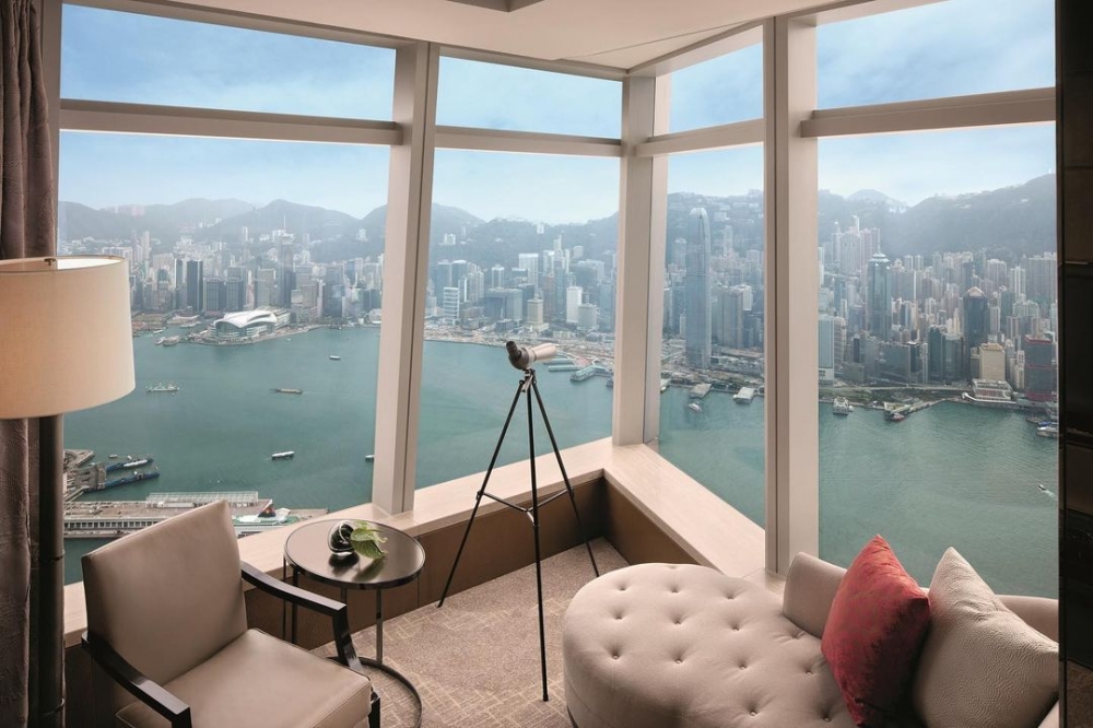 在全球最高的The Ritz-Carlton Hong Kong酒店之中,能看見城市的全貌。