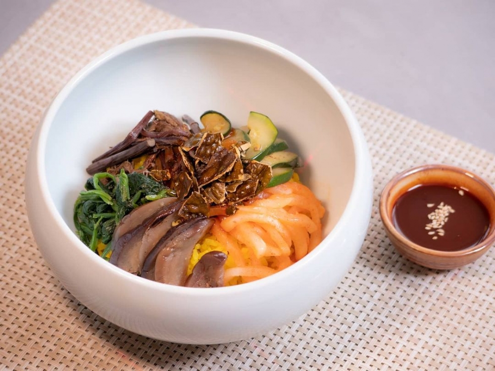 在冬日冷冷天之下,來一碗韓式拌飯。