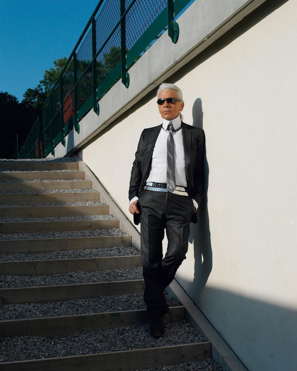 時尚界的傳奇人物Karl Lagerfeld ,生前的物件即將在Sotheby's上拍賣。