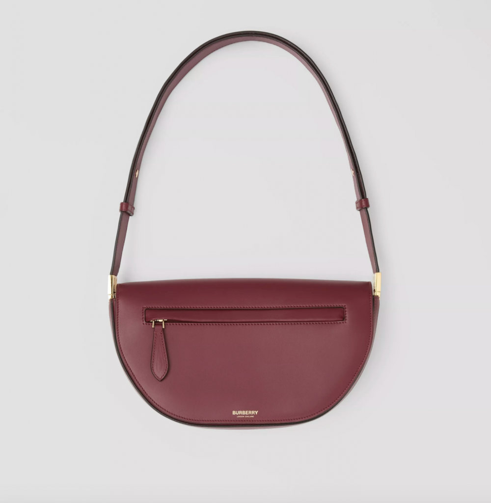 今年最時髦的It Bag 之一,Burberry Small Leather Olympia Bag。