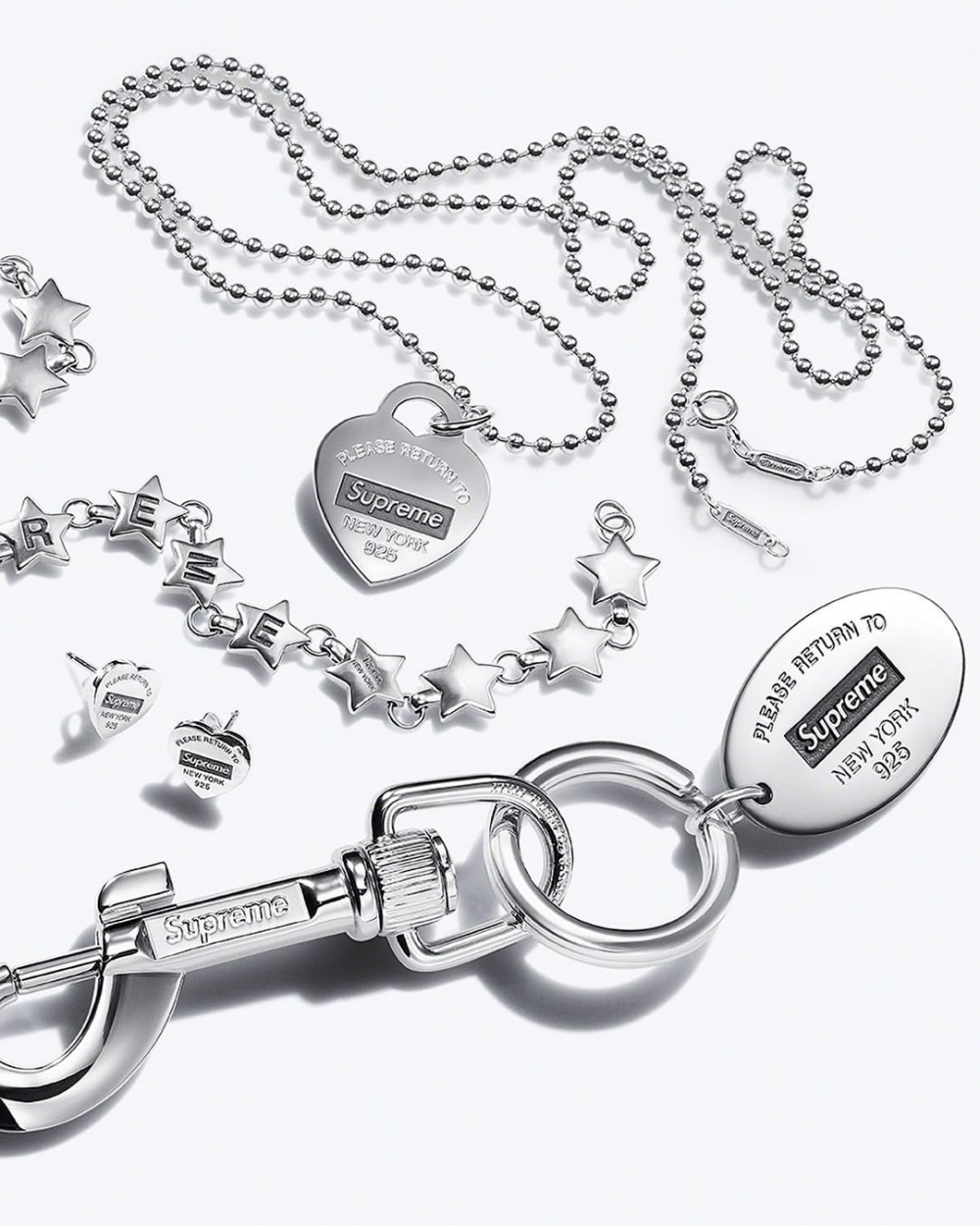 Supreme極具辨識度的紐約街頭風格,細節一處處地注入夢幻優雅的Tiffany & Co.