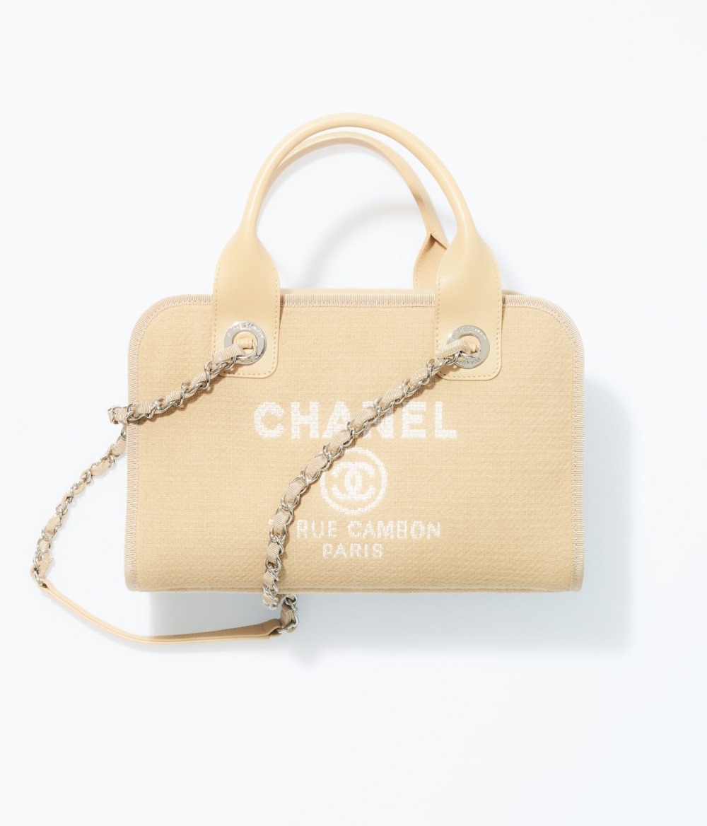 全新CHANEL Bowling Bag換上淡褐色調。
