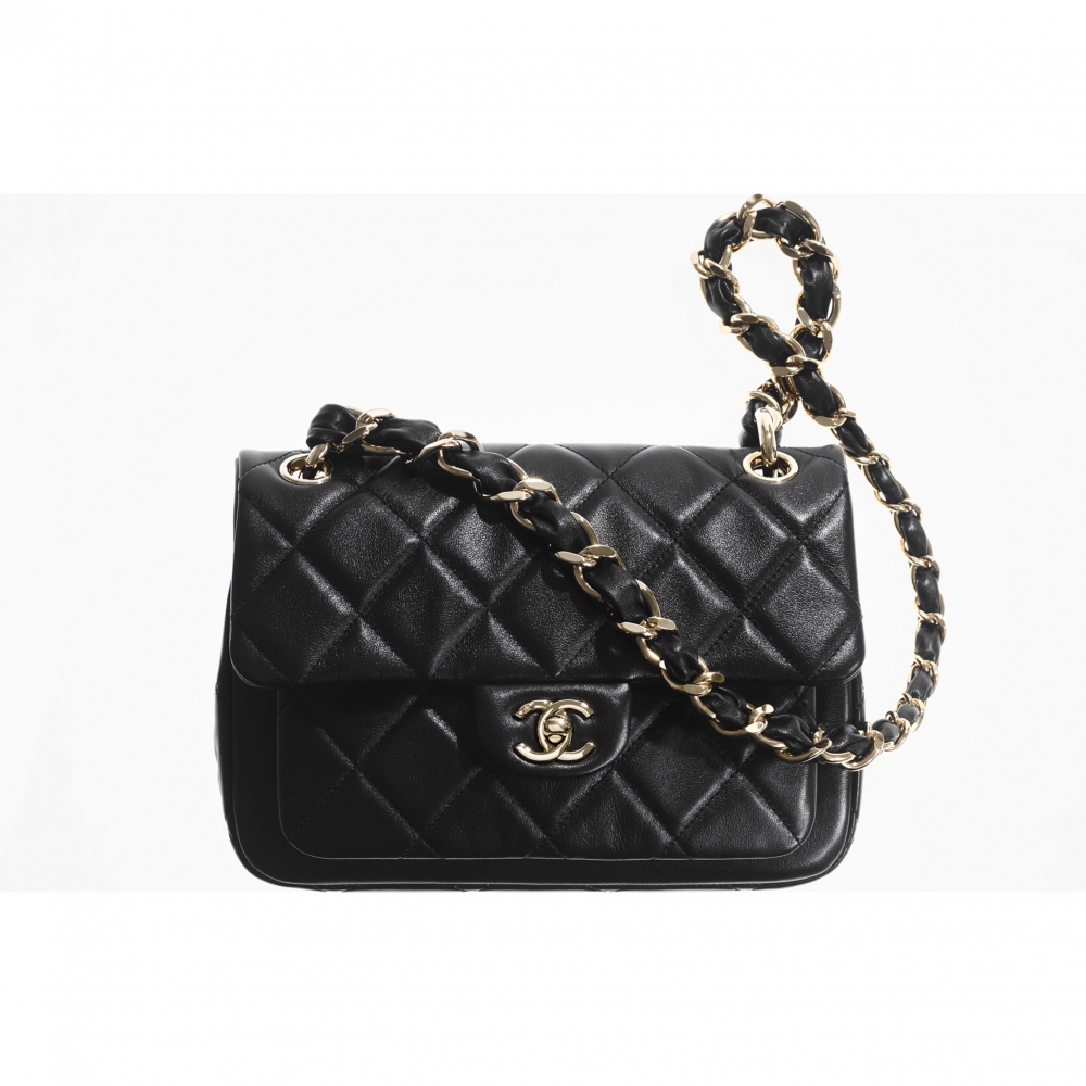 CHANEL手袋不只保值還會升值,秋冬新款Small Flap Bag,黑色小牛皮經典耐看
