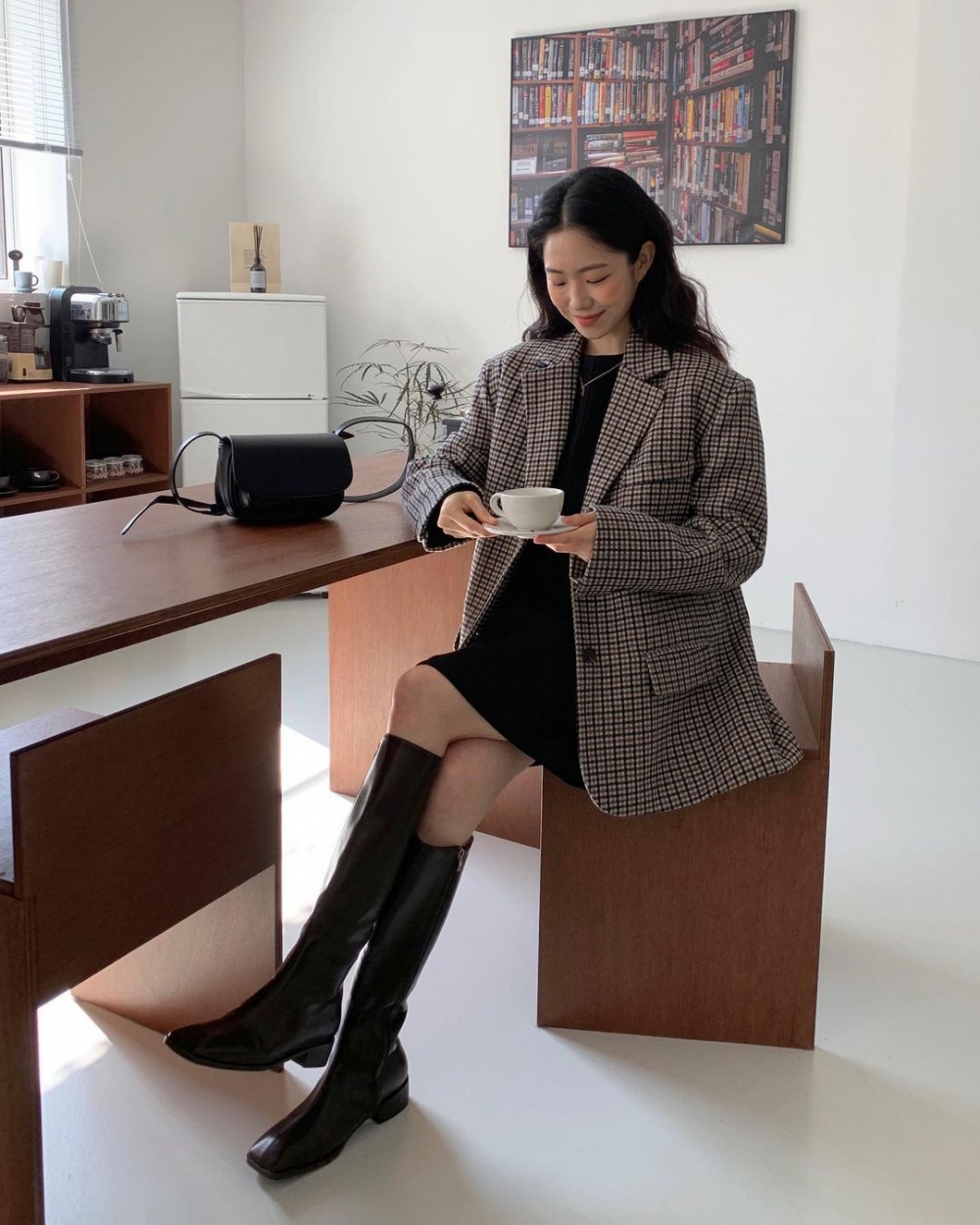 走在首爾街頭,會發現,回頭率極高的女性幾乎腳上都有一雙長筒靴