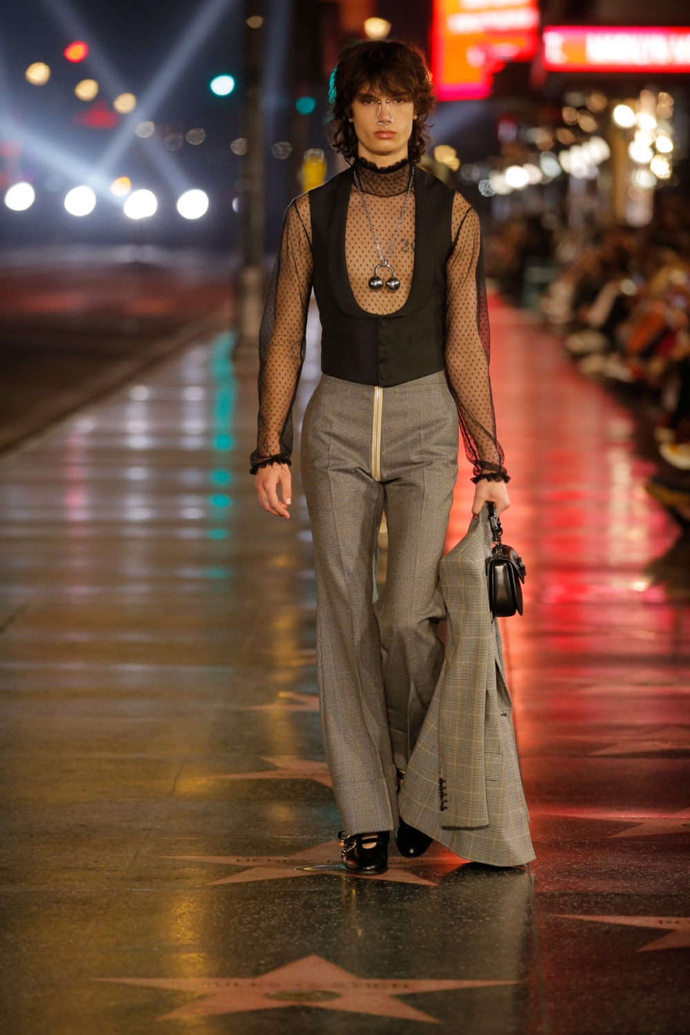 小巧的迷你手袋,仍然是許多人非常著迷的款式