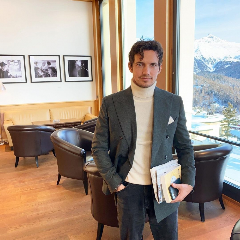 有著商業頭腦的他也影響著她