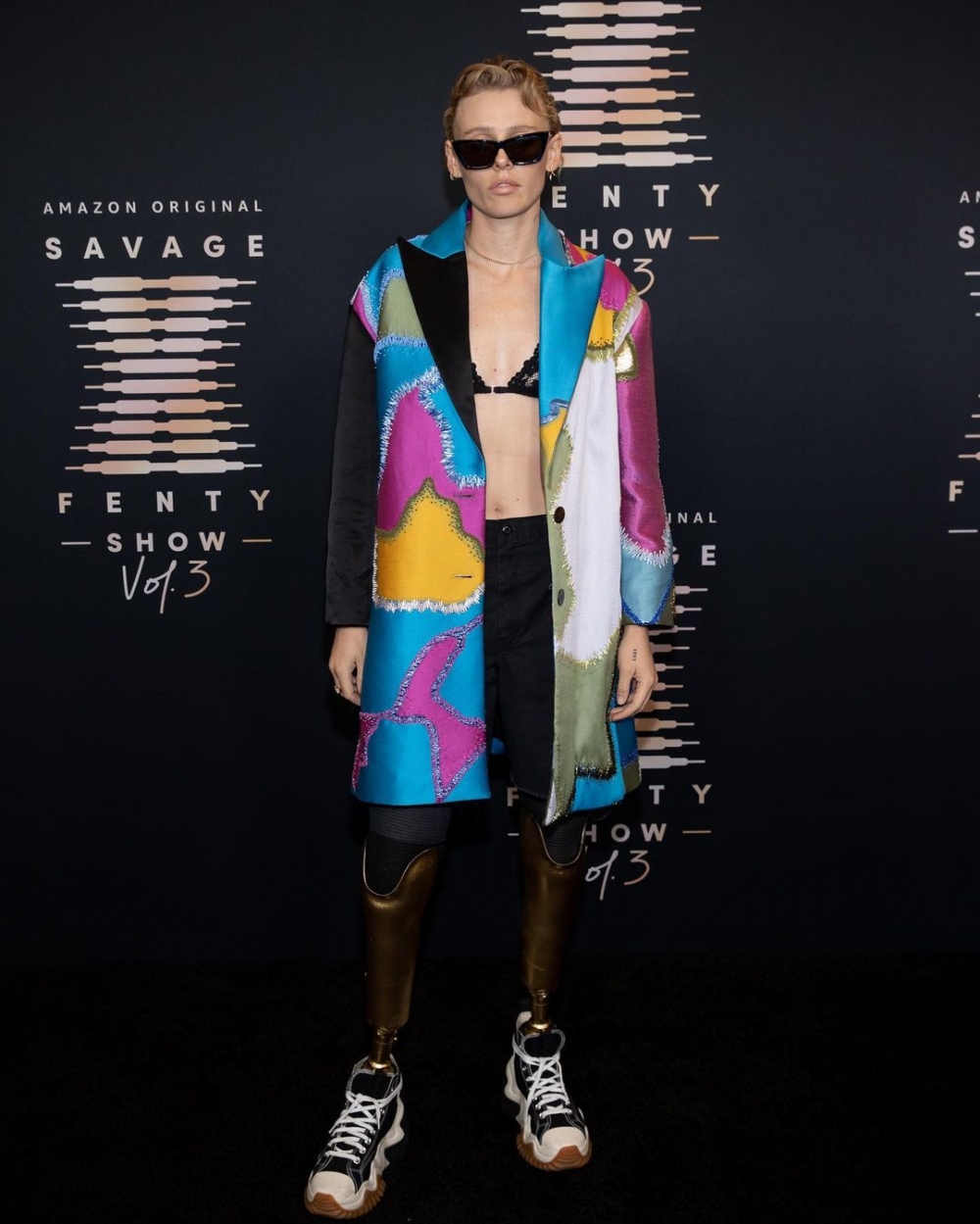 帥氣出席SAVAGE X FENTY BY RIHANNA今年的時尚大秀。