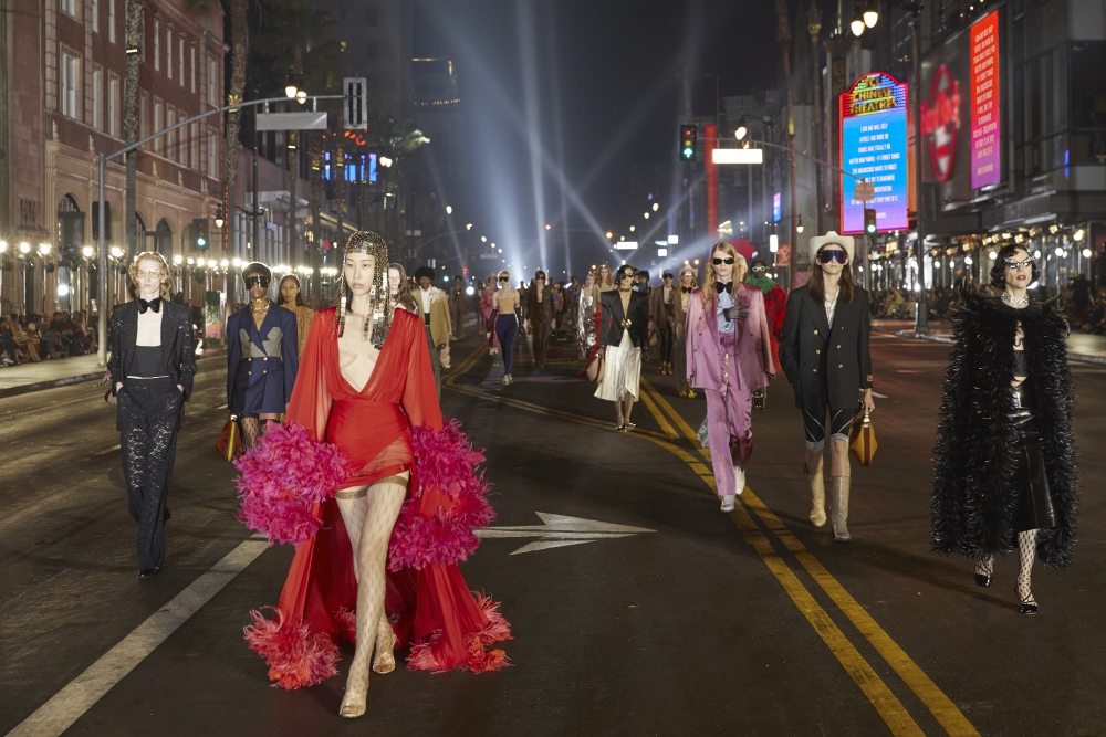 這場大秀帶給了我們一場電影般的場景