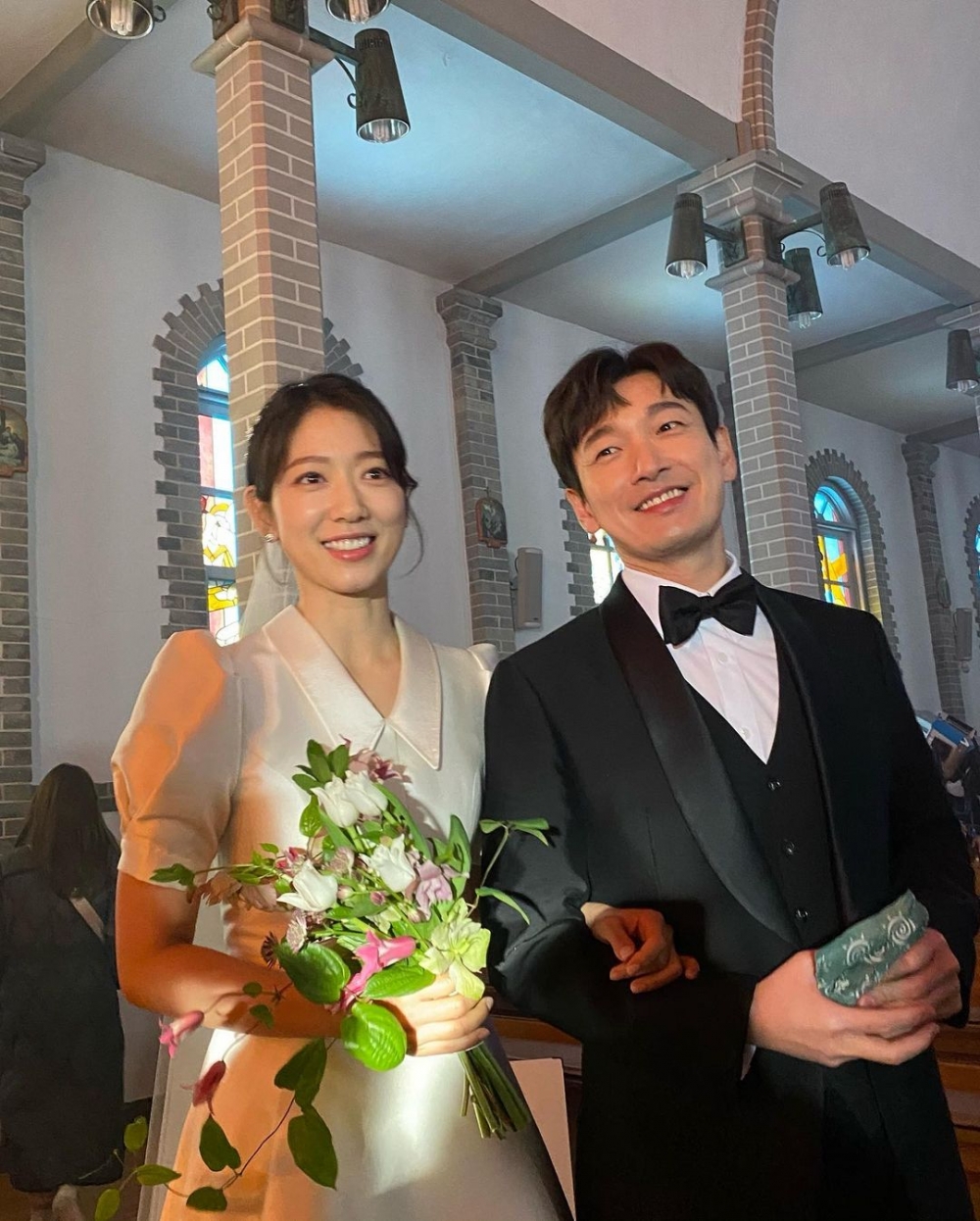 朴信惠也曾為係披上白紗,這次終於等到自己的婚禮。