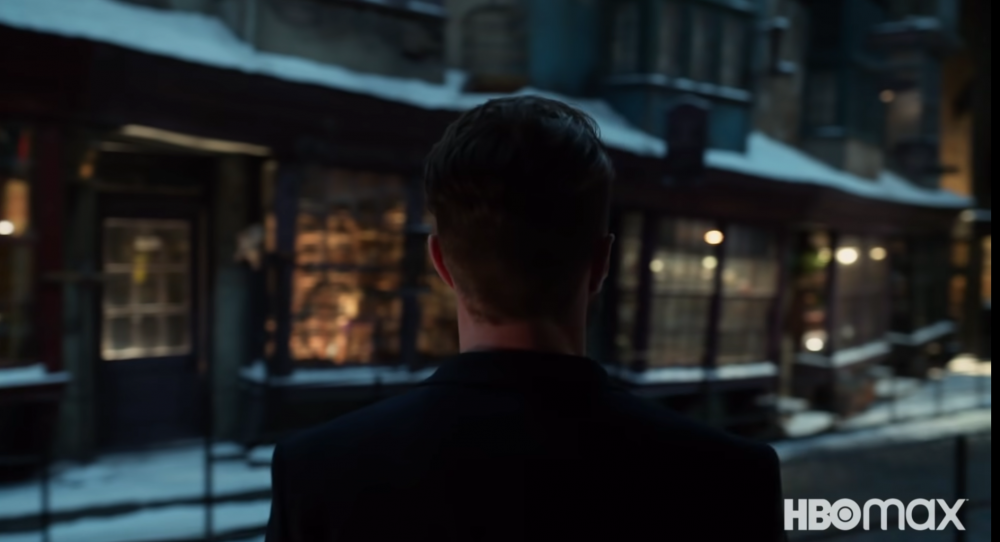 與電影裡的主角們一起回到魔法世界。