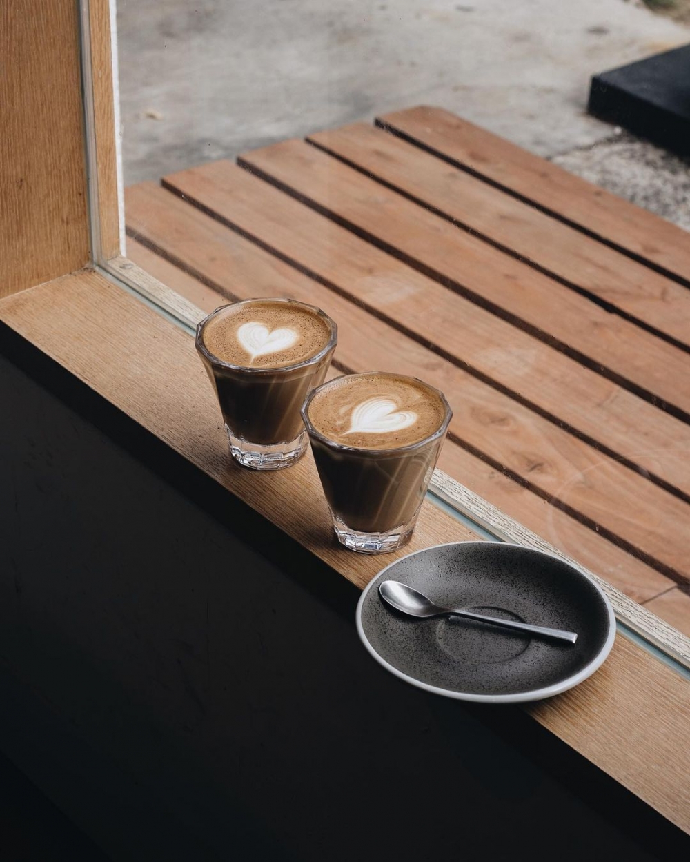 純手工現沖的咖啡,擺在一起相匹配。