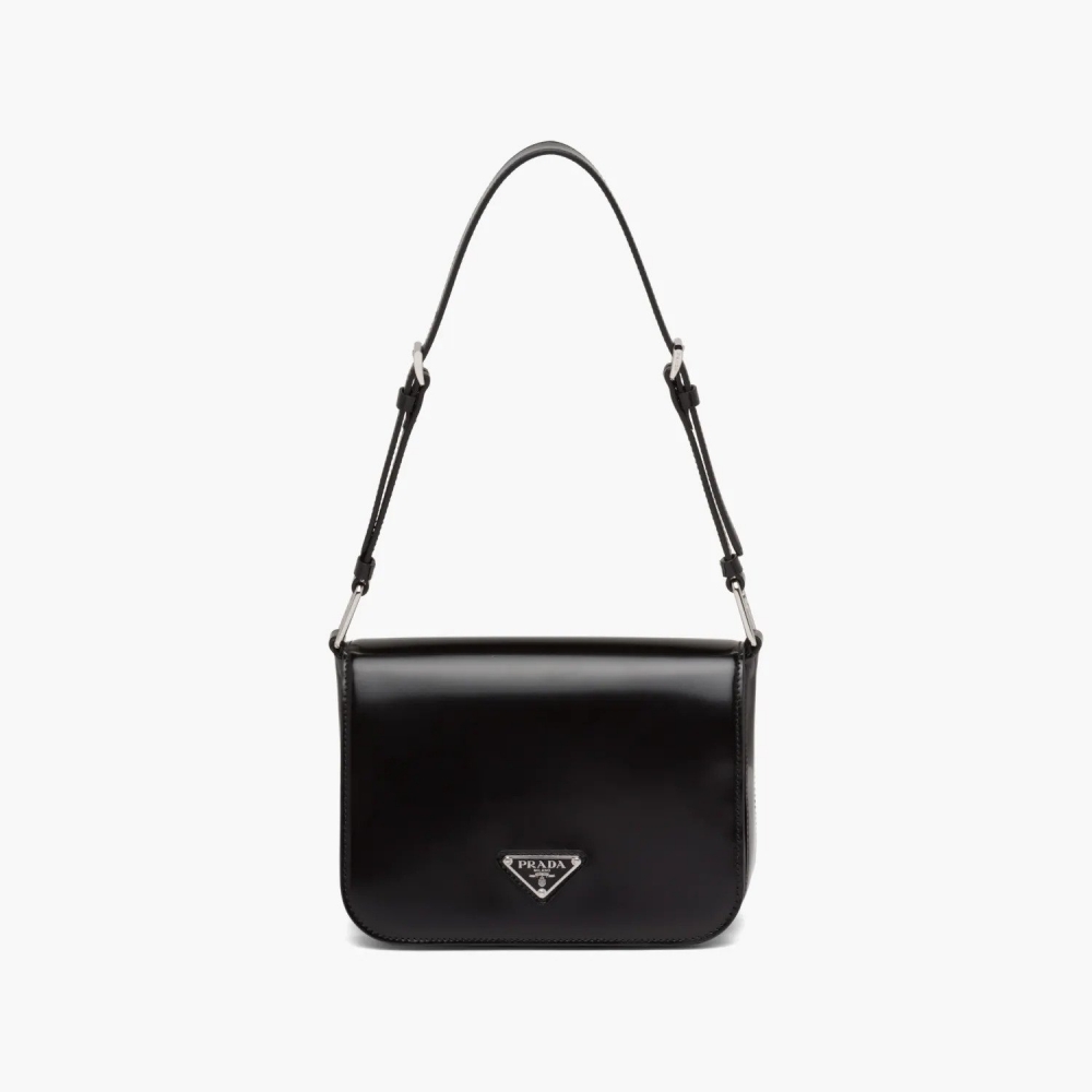 Prada Brushed Leather Prada Bag,方型曲線的單肩包。