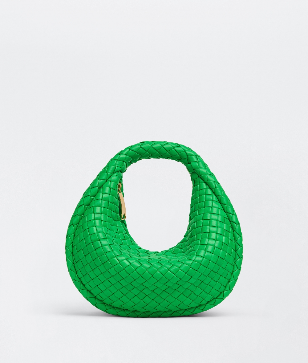Bottega Veneta Padded Jodie,半月的輪廓完美落實時髦的氛圍。