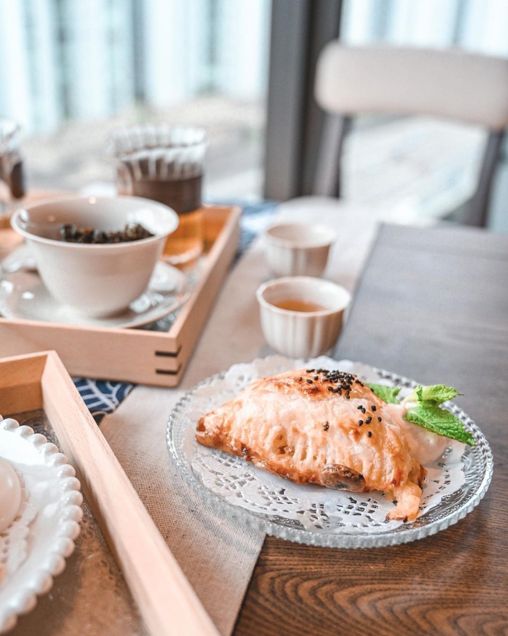 享受忙碌生活中的片刻寧靜,時間在此時此刻搖擺而過。