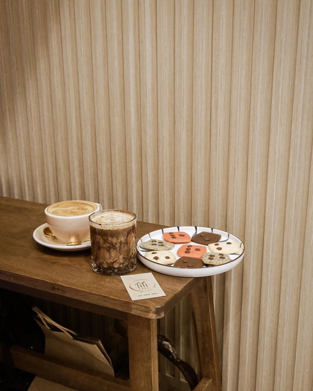 一邊品嚐咖啡甜品，一邊享受按摩令人如此沉醉。