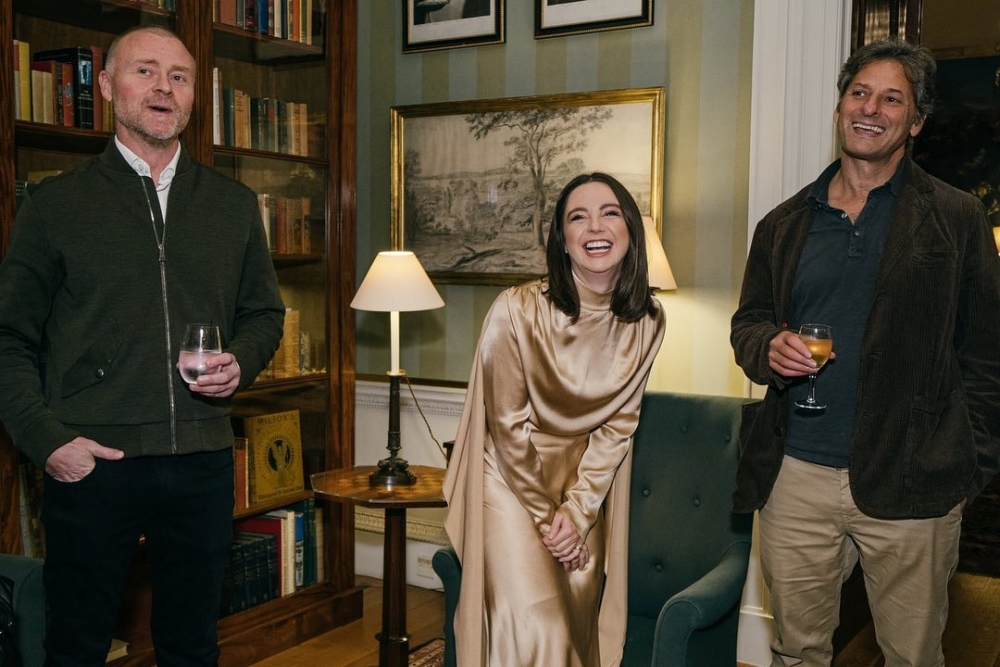 一刻不休的女強人，步入社會從行政助理開始做起。