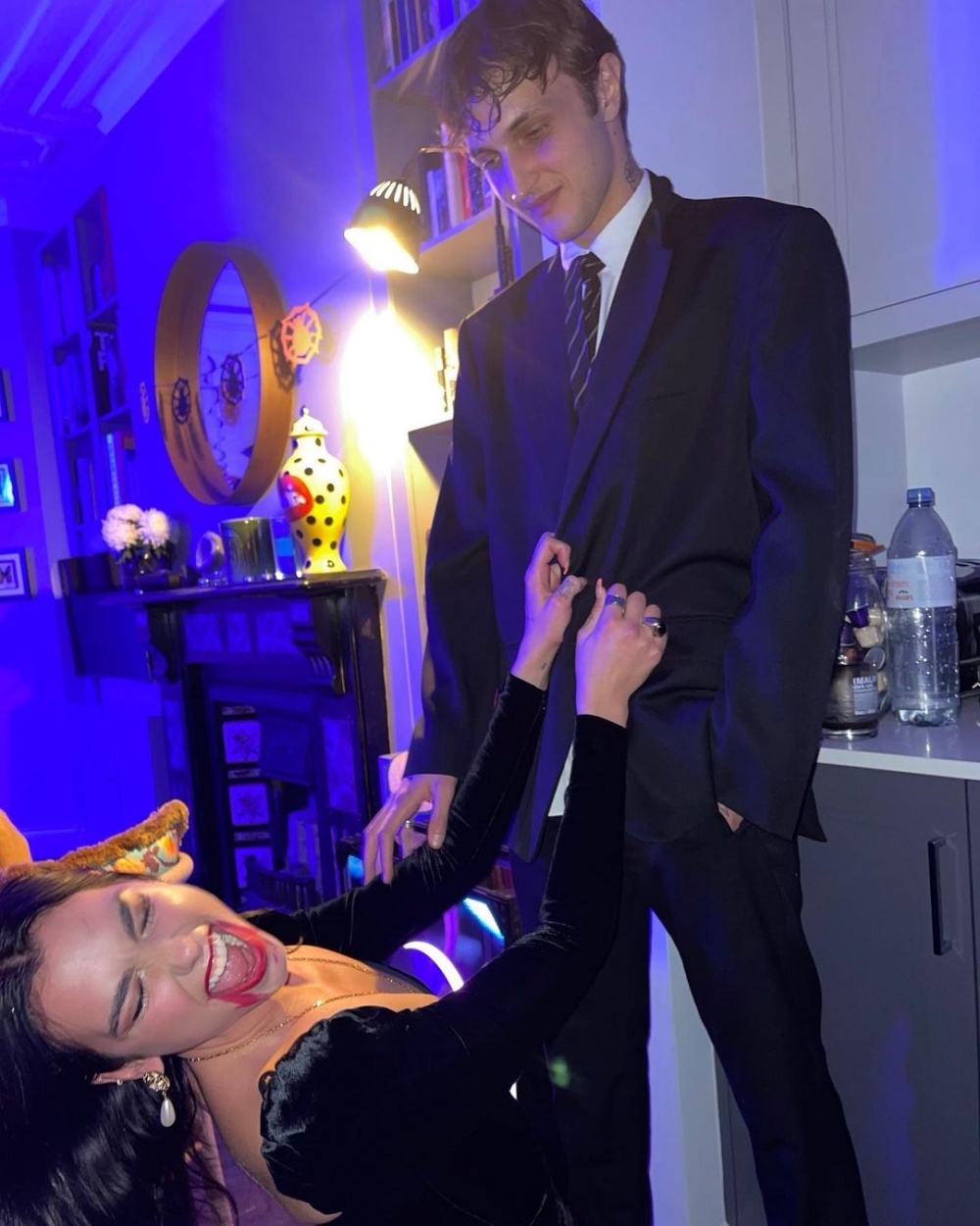 Dua Lipa和Anwar Hadid對於二人的戀愛關係盡量保持低調。