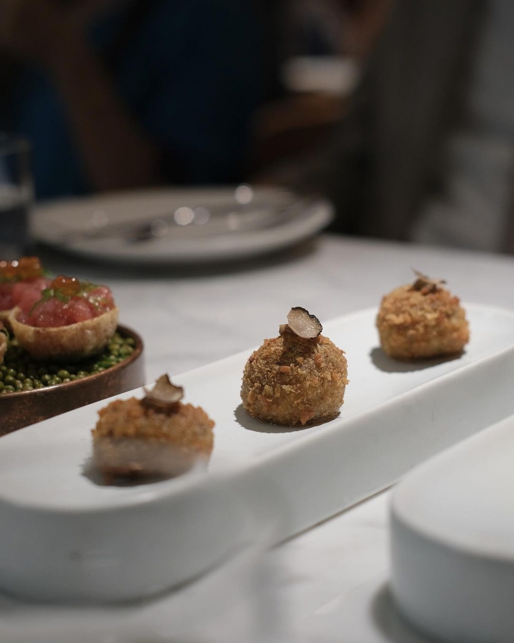 CROQUETAS DE BOLETUS CON TRUFA ,松露蘑菇炸丸子。