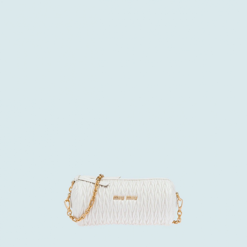 迷你筒型設計Miu Miu Matelassé Nappa BAG。