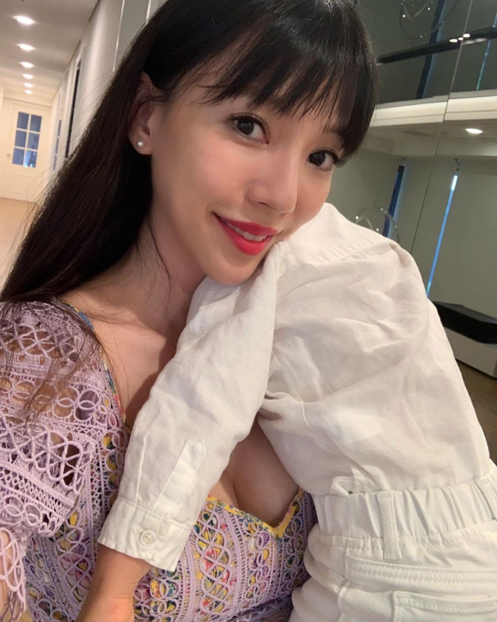 這陣子,李靚蕾每一篇長文論述,堅定的筆下逐漸點燃眾多女性。