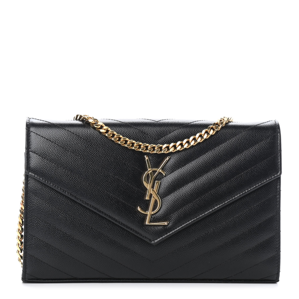 在Saint Laurent的款式中，這款Saint Laurent Monogram Chain Wallet最熱賣。