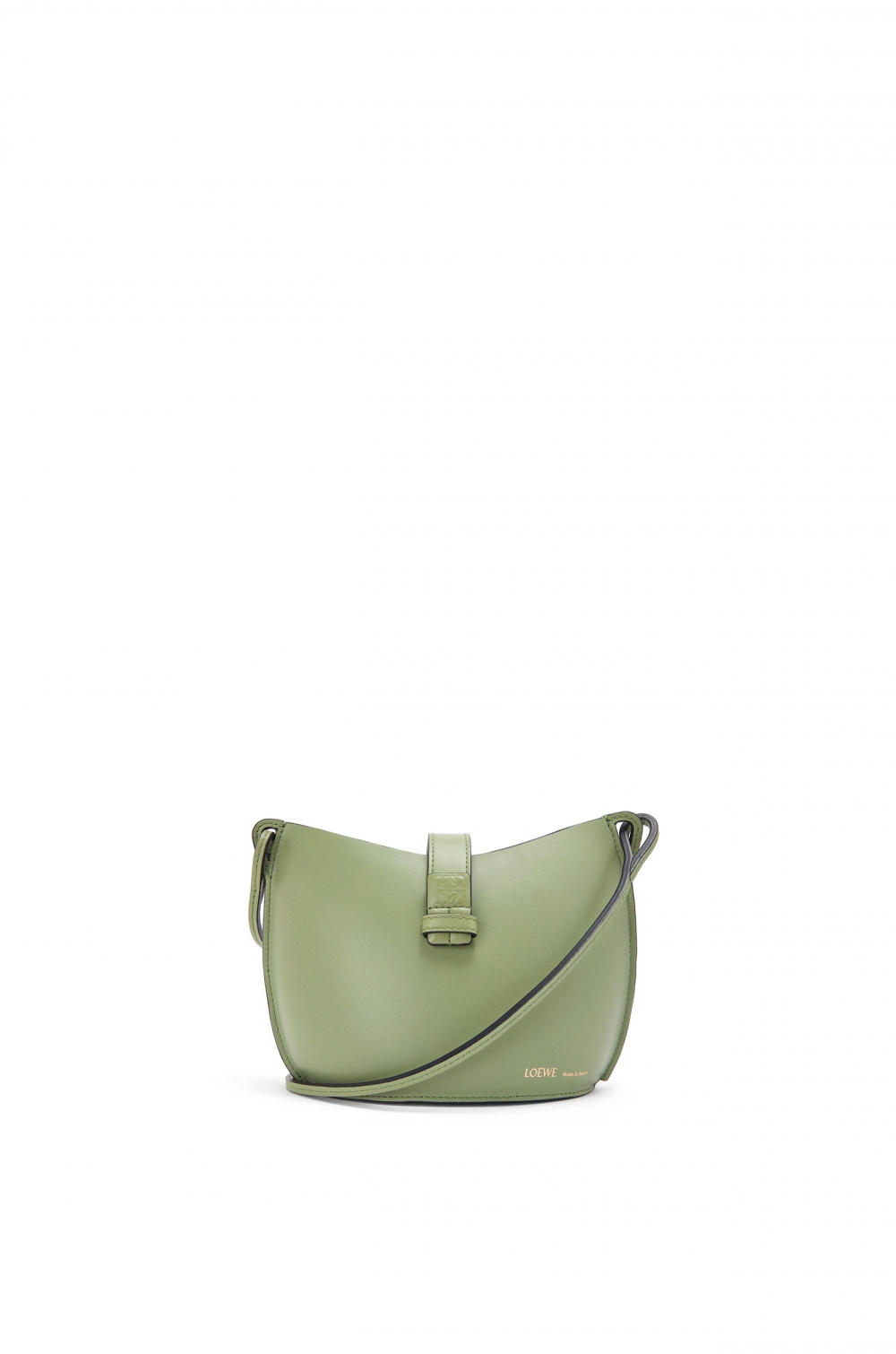 全新登場的LOEWE Moulded Bucket Bag。