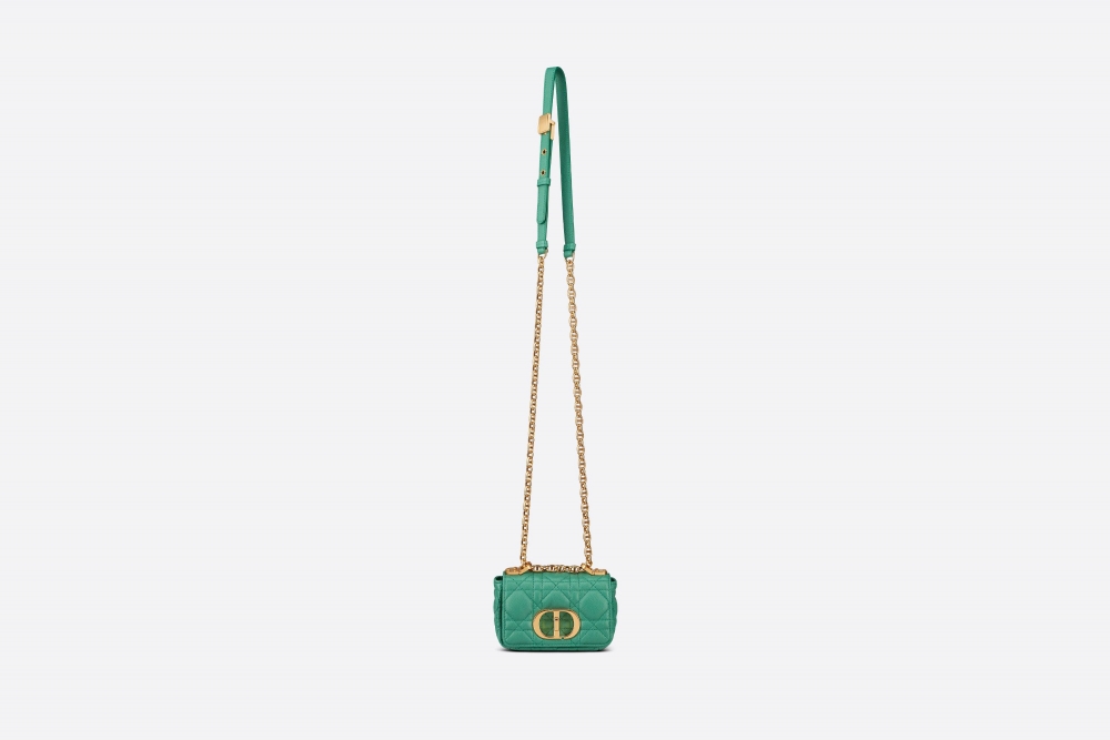 Dior Micro Caro Bag,新款小巧迷你版本也令人陶醉。