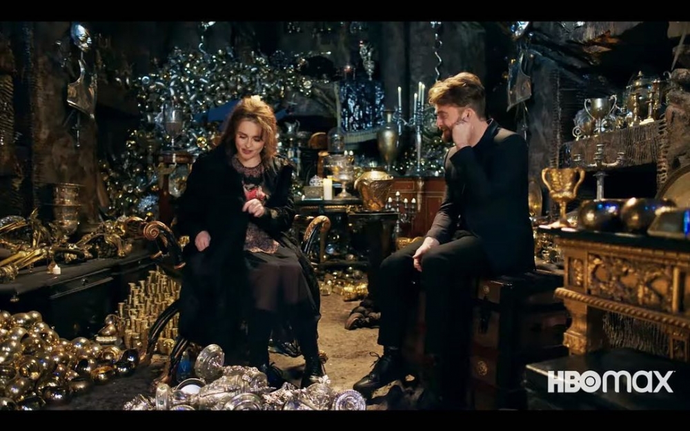 飾演Bellatrix Lestrange的演員也參與這次的週年特輯。